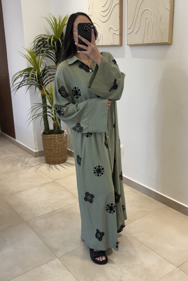 Robe Queen – Image 9
