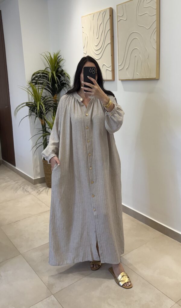 Robe Queen – Image 2