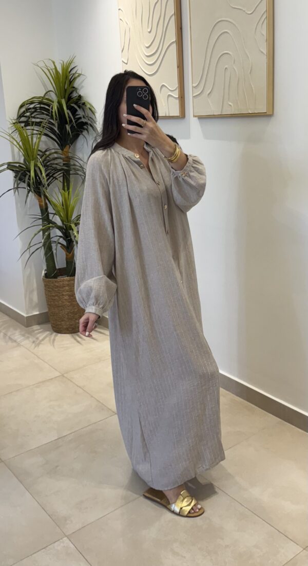 Robe Queen – Image 3