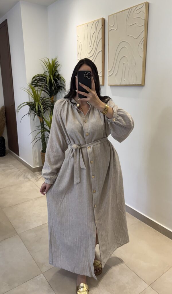 Robe Queen – Image 6